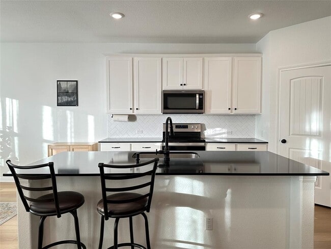 Building Photo - 19320 Forman Dr