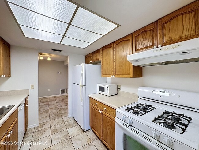 Building Photo - 48 Bogart Pl