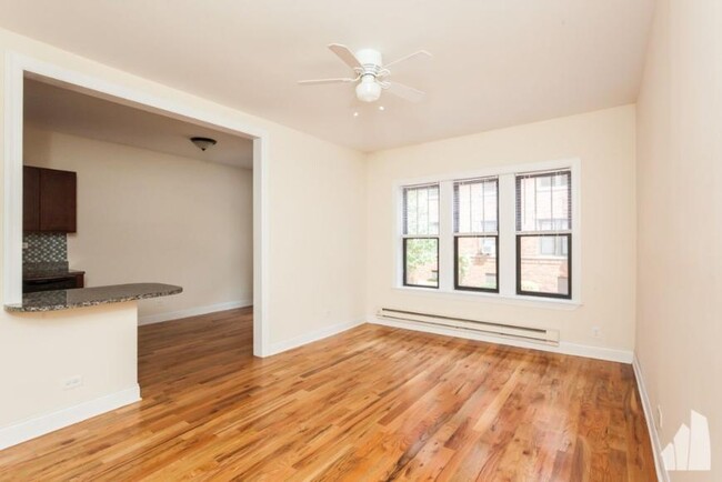 Primary Photo - 1 bedroom in Chicago IL 60657