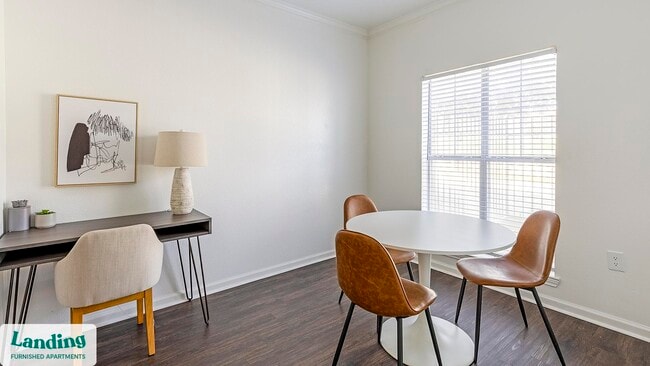 Building Photo - 1000 Henderson St