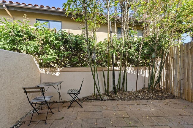 Building Photo - 4485 Sunset Bluffs Way