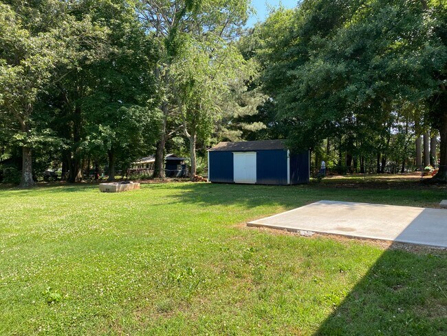 Building Photo - 204 Moritz Rd