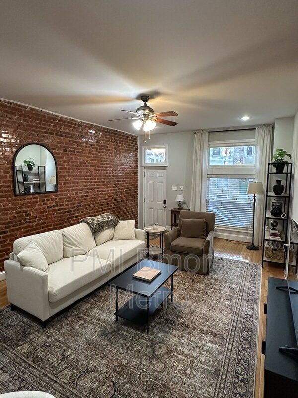 Building Photo - 37 S Ellwood Ave