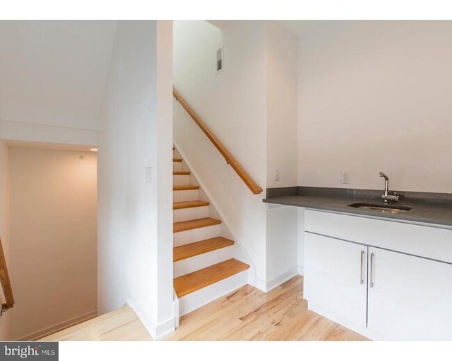 Building Photo - 3039 Baltz St