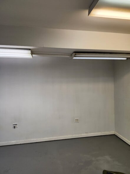 Building Photo - 8330 Clough Pike