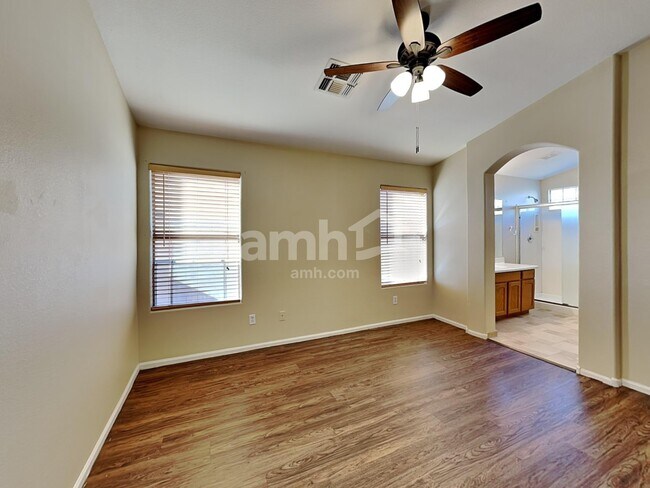 Building Photo - 11454 E Persimmon Ave