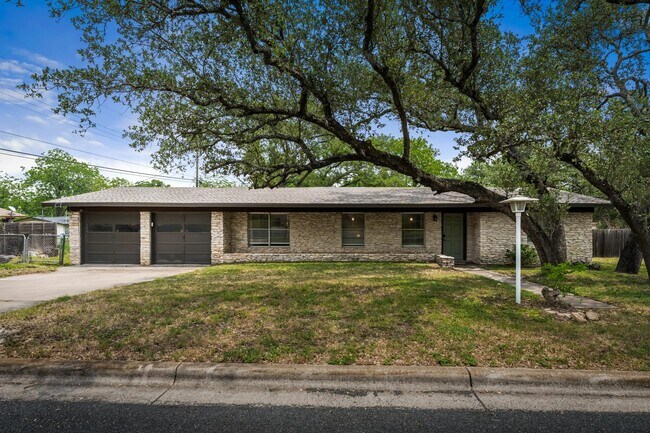 Primary Photo - 7105 Lilac Ln