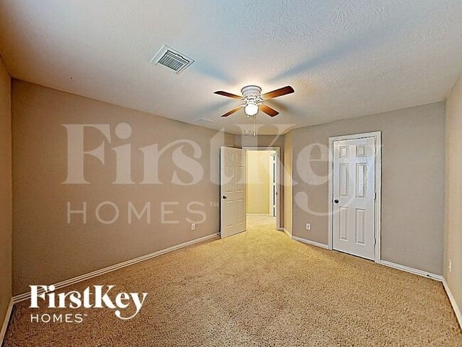 Building Photo - 31219 Fountainbrook Park Ln