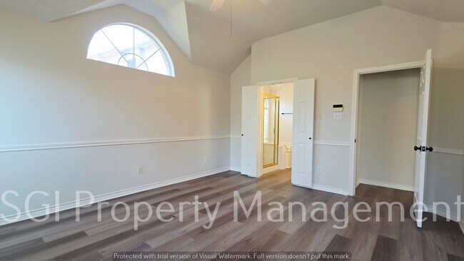 Building Photo - 3305 Woodbluff Ln