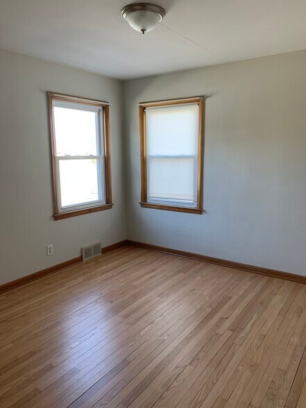 Building Photo - 3167 S 35th St