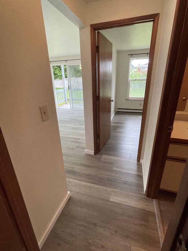 Building Photo - 2 Bed, 2 Bath Apartment in Blaine