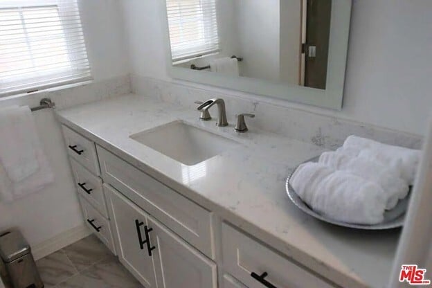 Building Photo - 8719 Yorktown Ave