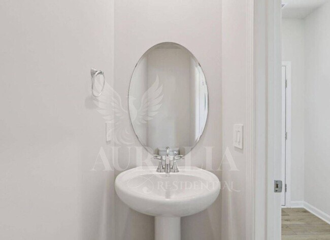 Building Photo - 805 Ottawa Dr