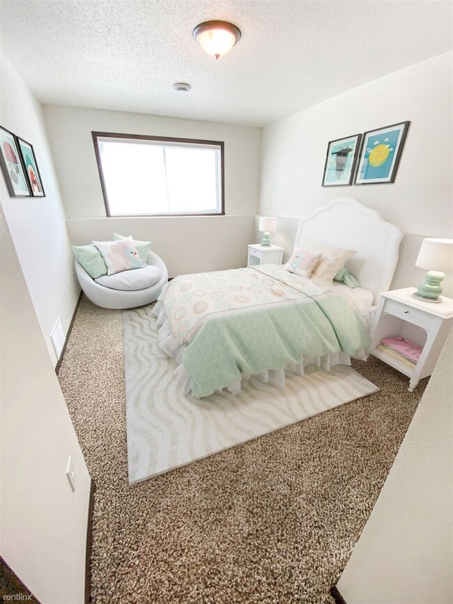 Building Photo - 3 br, 2 bath  - Journey Twin Homes