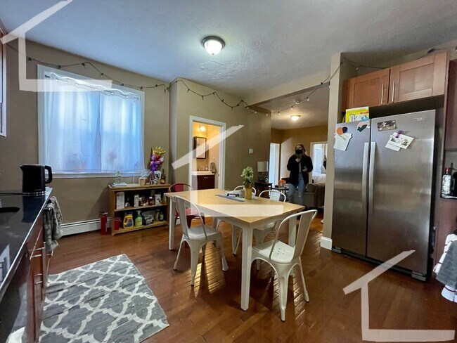 Building Photo - Easy Commute! Perfect Location Near Everything! Luxury Allston 5-Bed