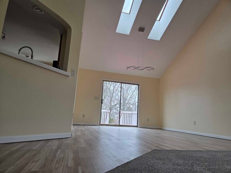 Building Photo - 6067 Abbey Church Rd