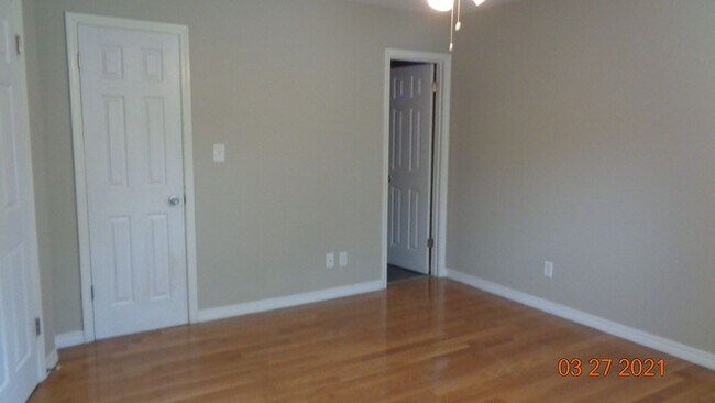 Building Photo - Centrally Located Fort Walton Beach Home with Great Base Accessibility!