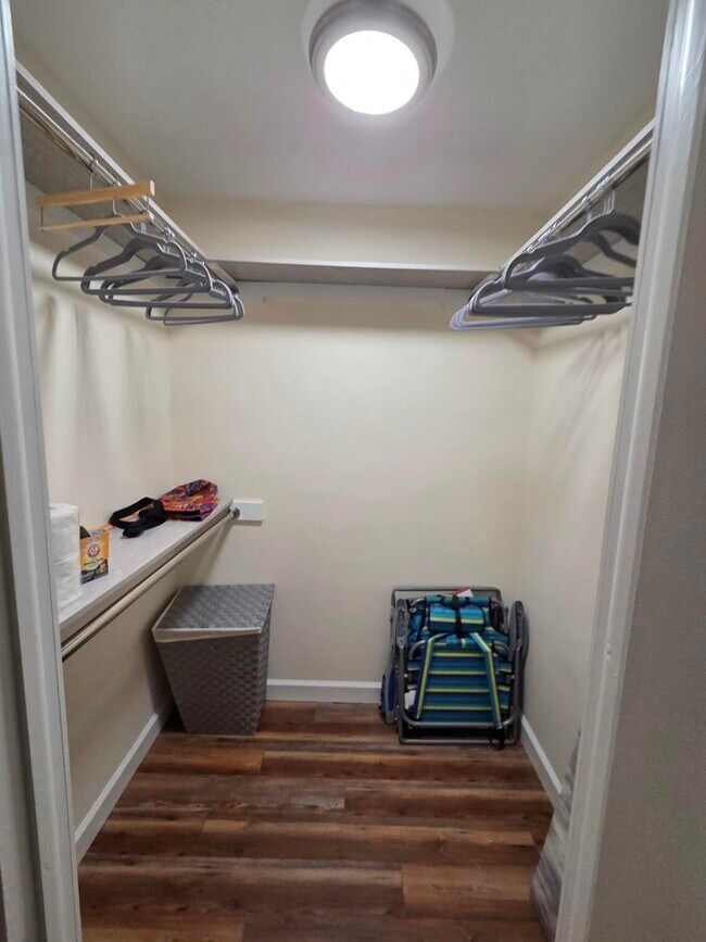 Building Photo - 5111 SE Miles Grant Rd