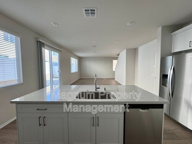 Building Photo - 36330 Albus Ave