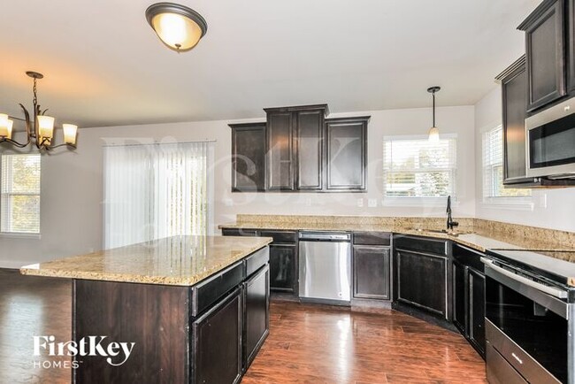 Building Photo - 1811 Barclay Trail Dr