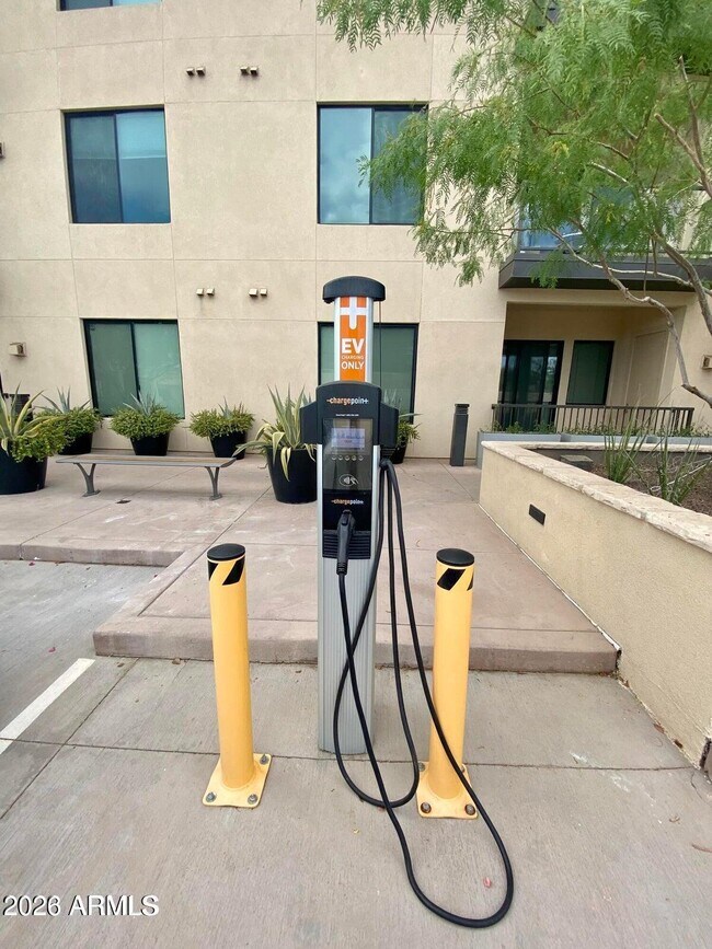 Building Photo - 7300 E Earll Dr