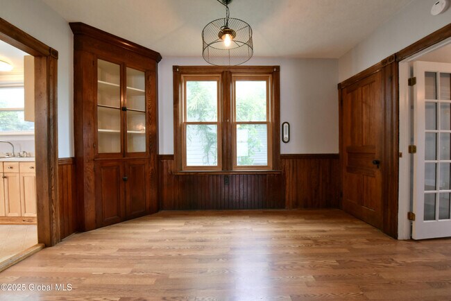 Building Photo - 113 N 3rd Ave