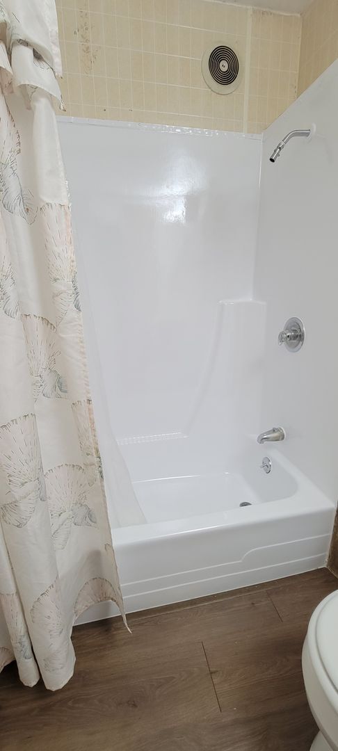 Building Photo - Charming 1 Bedroom Home With Bonus Area