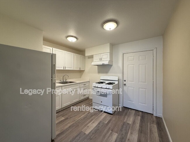 Building Photo - 3715 46th Ave