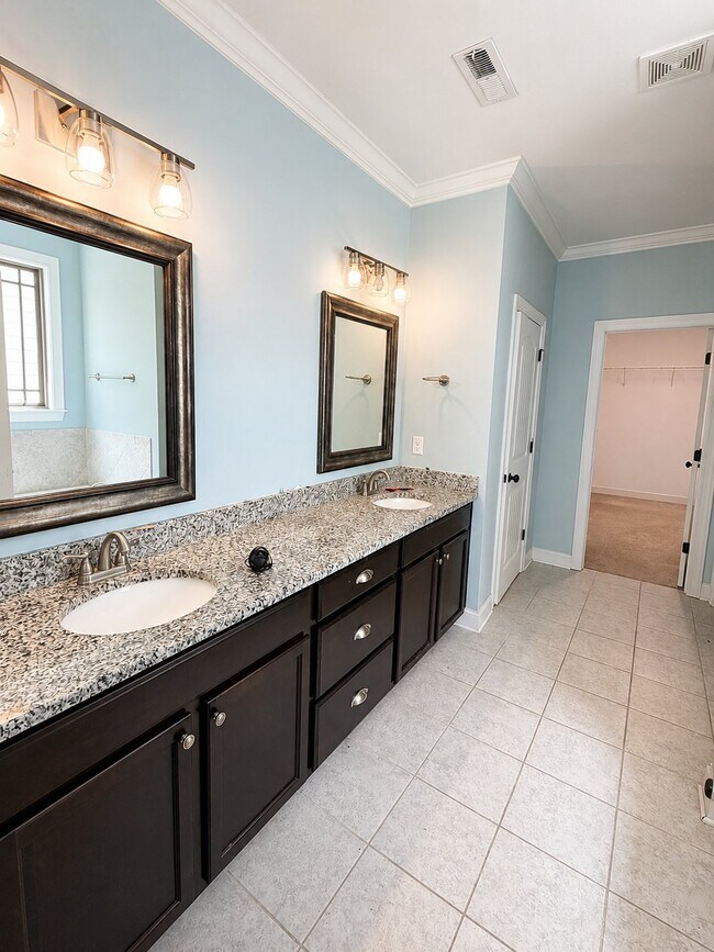 Building Photo - 5440 Amber Grove Way