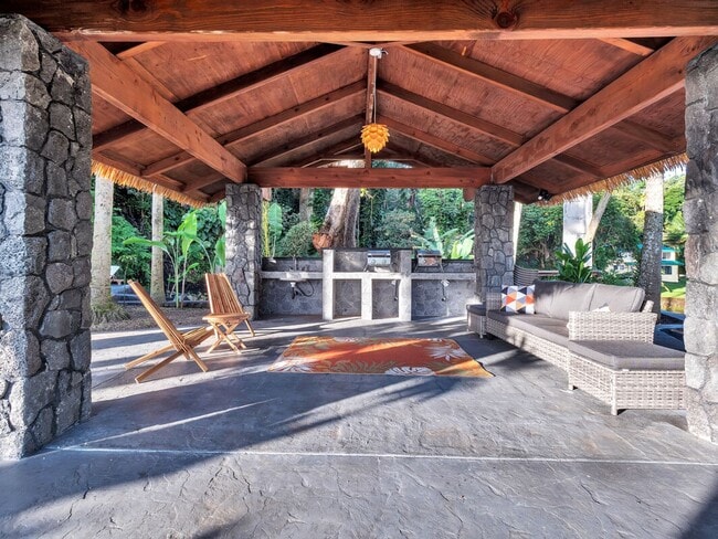 Building Photo - Oceanfront Estate: The Honolii Hale