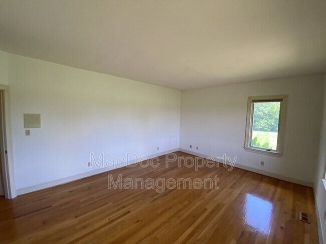 Building Photo - 11225 N Club Dr