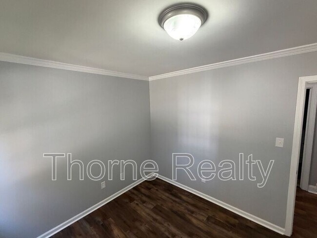 Building Photo - 103 Sara Dr