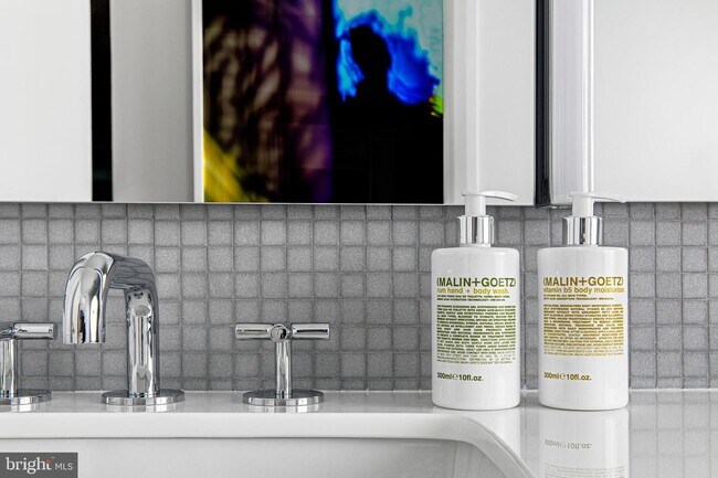 Building Photo - 1357 R St NW