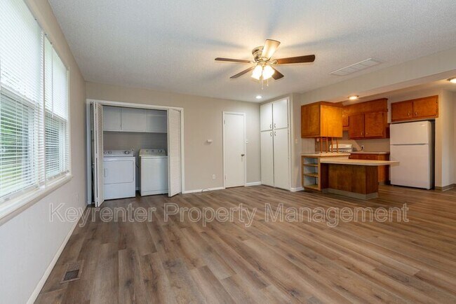 Building Photo - 526 S 39th W Ave