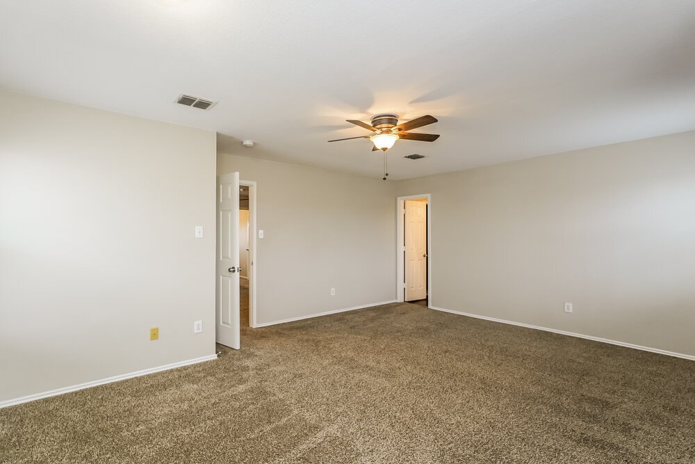 Building Photo - 205 Cres Ridge Dr