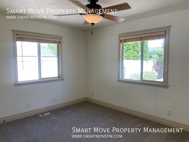 Building Photo - 570 Anton-
