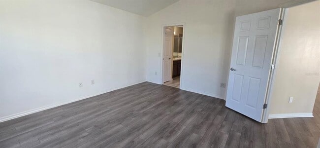 Building Photo - 2577 Lindewood St