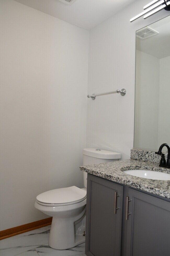 Building Photo - 3467 Ravinia Cir