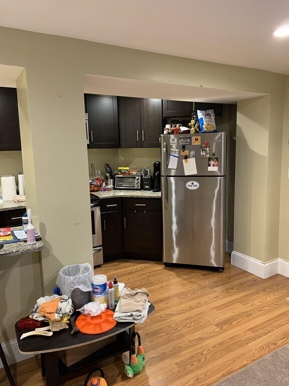 Building Photo - 404 Centre St