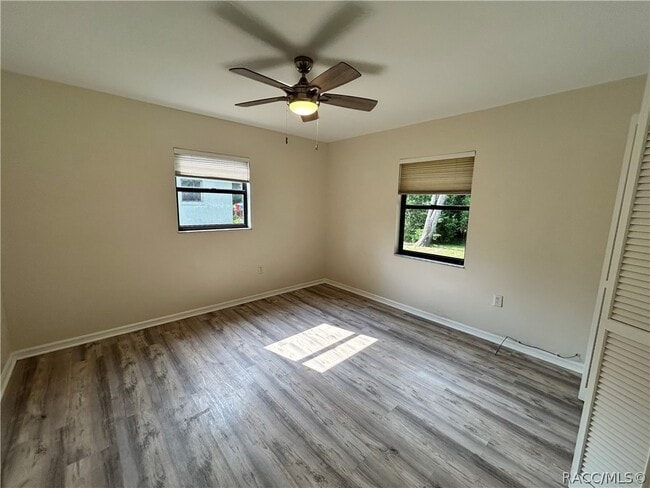 Building Photo - 7236 E Oak Isle Dr
