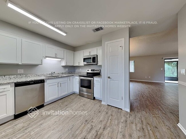 Building Photo - 517 Eastport Dr