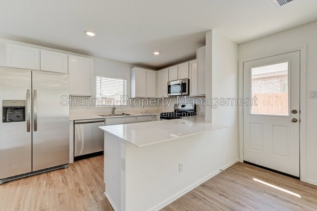 Building Photo - 7418 Clover Chase Dr