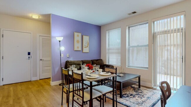 Building Photo - 545 Bedford St