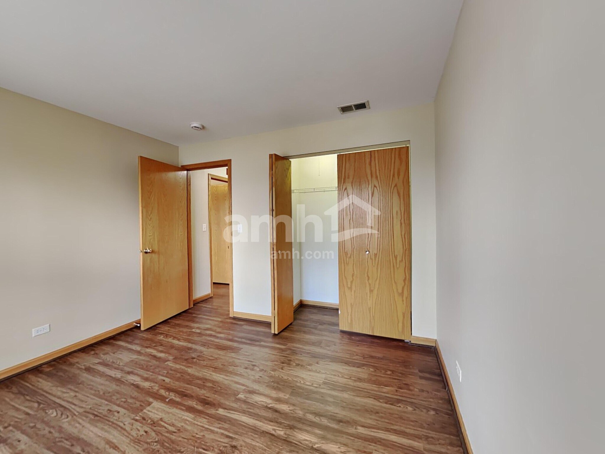 Building Photo - 1057 Sheridan Cir