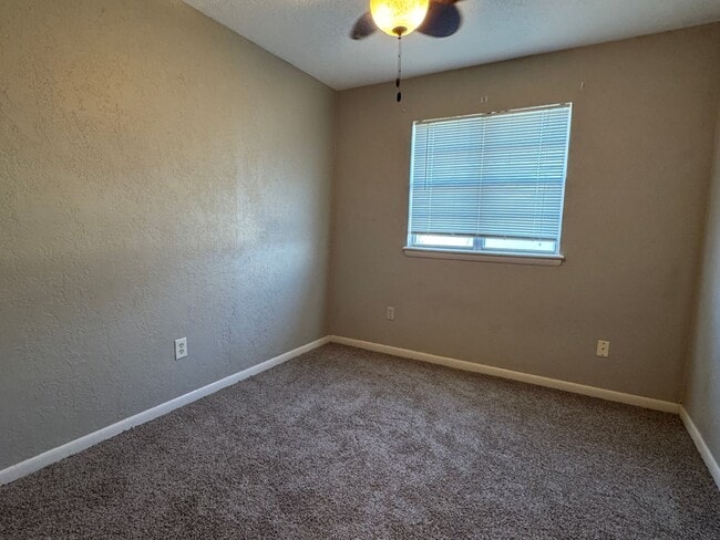 Building Photo - 4304 NW Pollard Ave