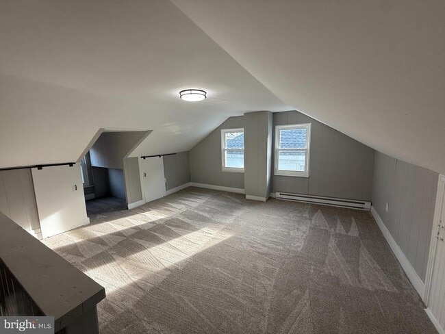 Building Photo - 416 Laurel St