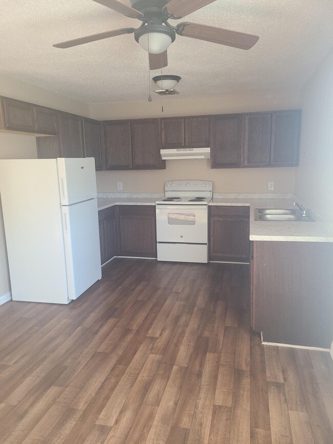 Building Photo - East Winds Apartments