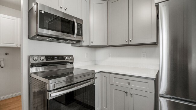 Building Photo - Charming 2 bedroom 1 bath!