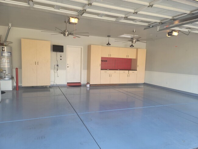 Building Photo - 12617 W Campbell Ave