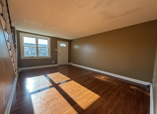 Building Photo - 119 W Madison Ave